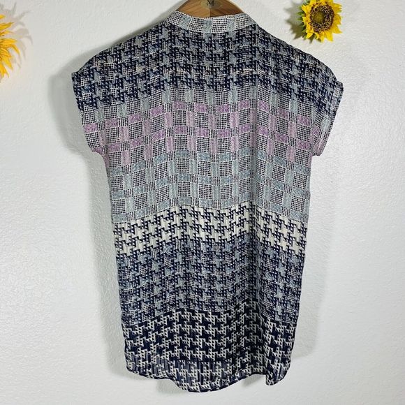 Cabi Geometric Quarter Button Up Blouse Size XS Women’s - Picture 8 of 9